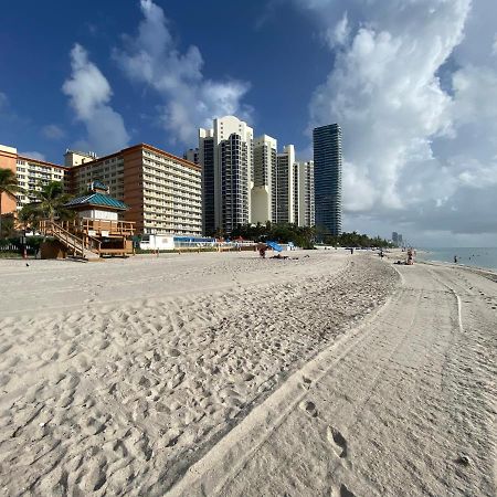 Beachfront Condo In Miami! 서니아일스비치 외부 사진