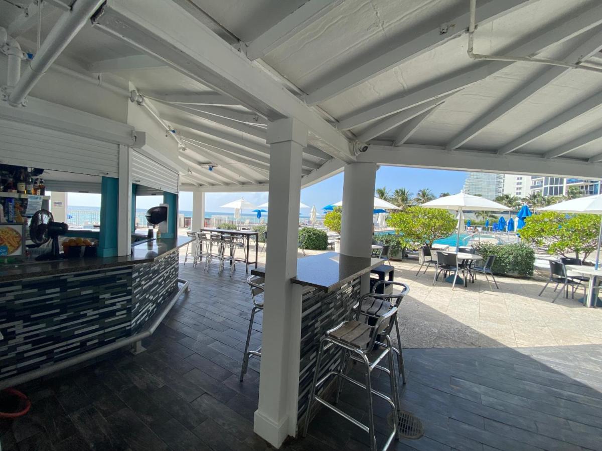 Beachfront Condo In Miami! 서니아일스비치 외부 사진