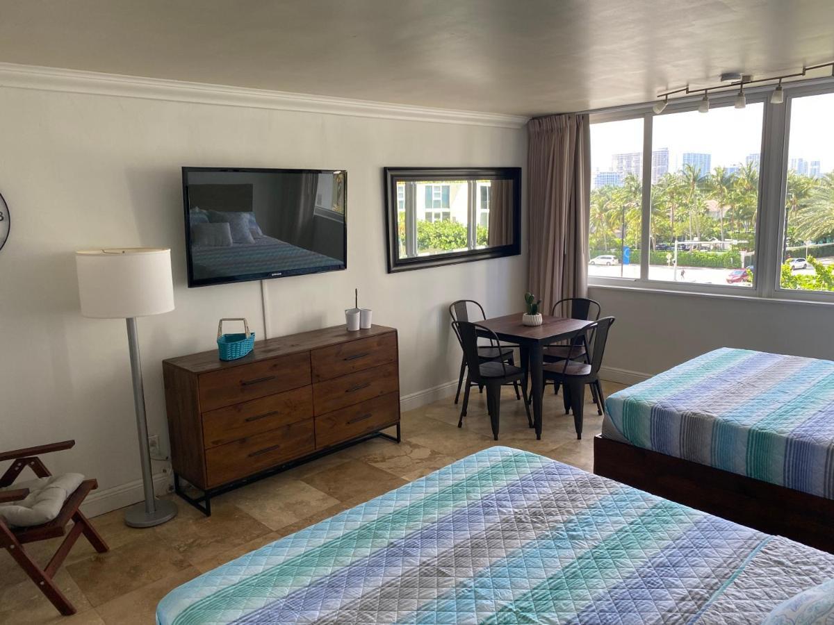 Beachfront Condo In Miami! 서니아일스비치 외부 사진